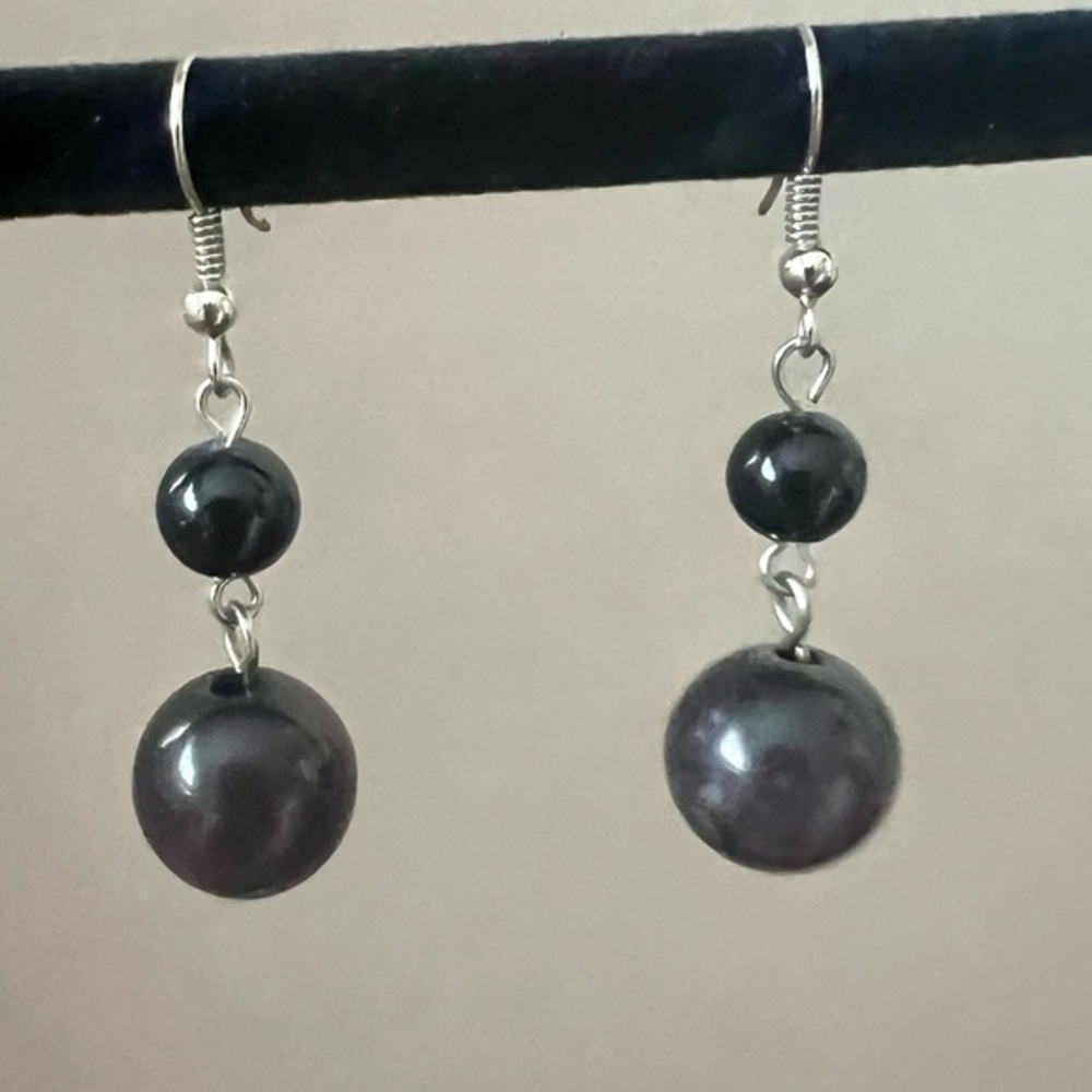 Beaded Dangle Earrings in Black/Silver